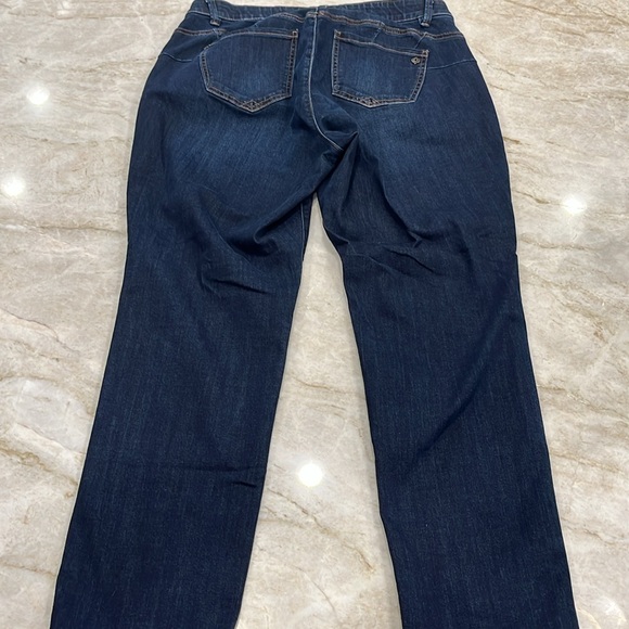 Democracy Ab Solution Straight Leg Jeans – Size 16W | Dark Wash - Picture 4 of 16